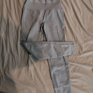 DOYOUEVEN Gray Leggings